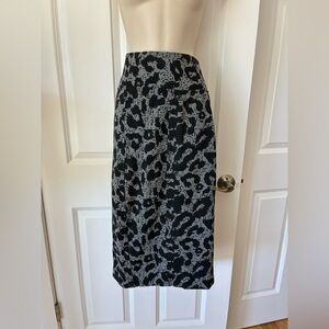 Elegant Black and Gray Leopard Print Skirt